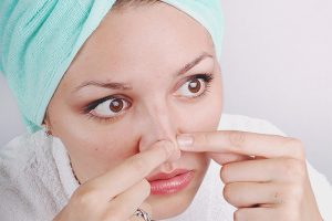 Hvordan bli kvitt hudormer på nesen