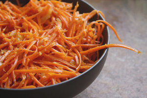 Hvordan lage koreanske gulrøtter