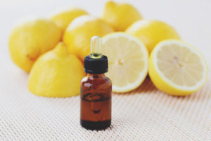Huile essentielle de citron au visage