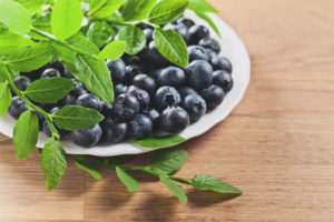 Terapeutiske egenskaper og kontraindikasjoner av blåbærblader