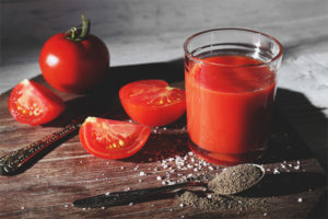 Hvordan lage hjemmelaget tomatjuice til vinteren