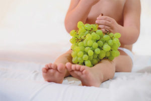 На каква възраст може да се дава на грозде на дете